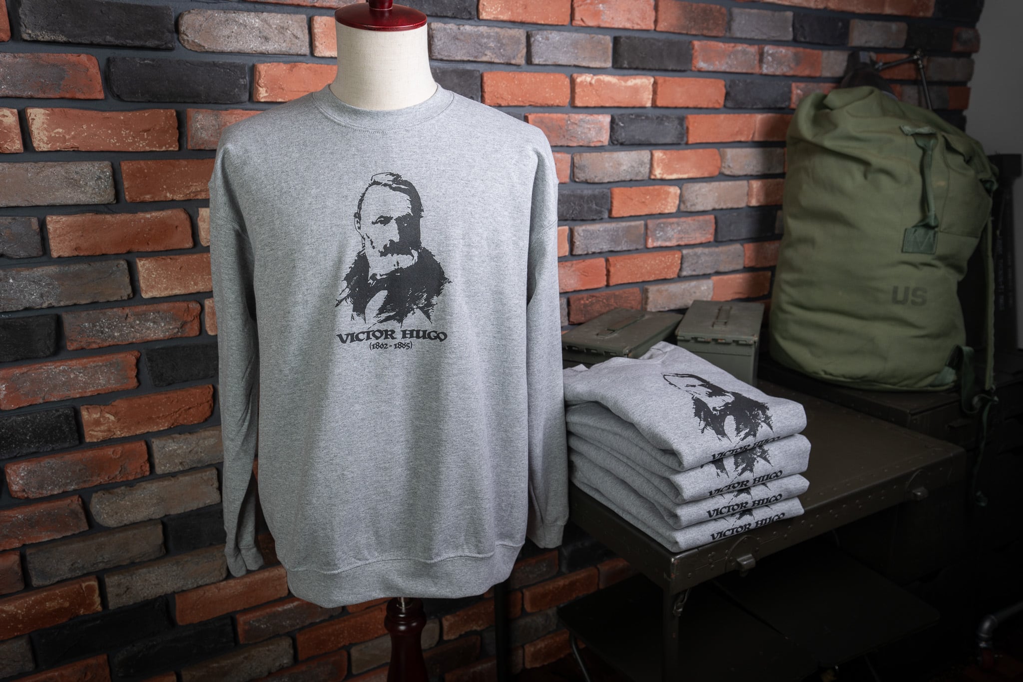 Victor Hugo】Printed Sweat Shirt Gildan Body ヴィクトル・ユーゴー