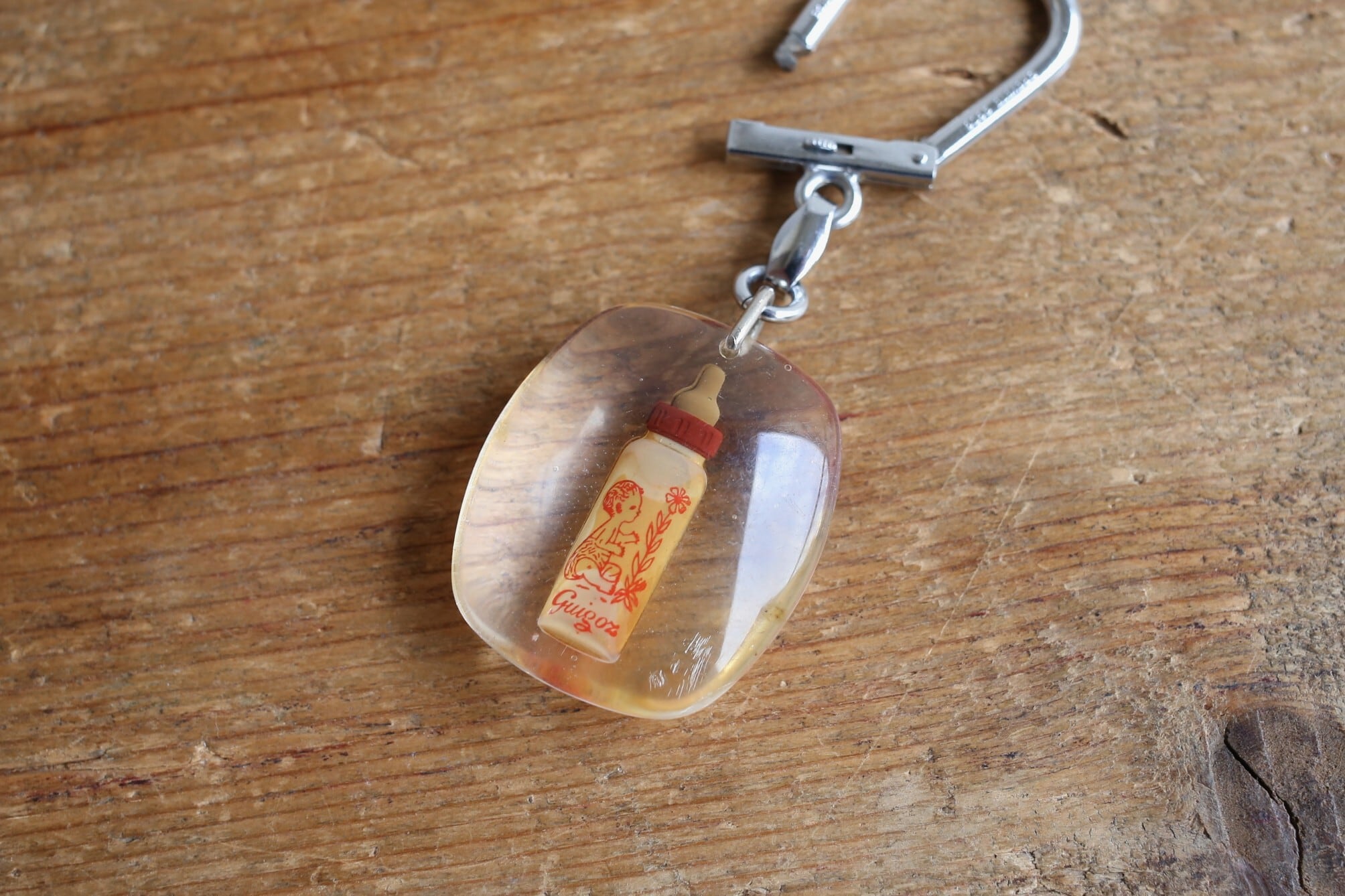 フランス アンティーク ヴィンテージ ブルボンキーホルダー『Guigoz