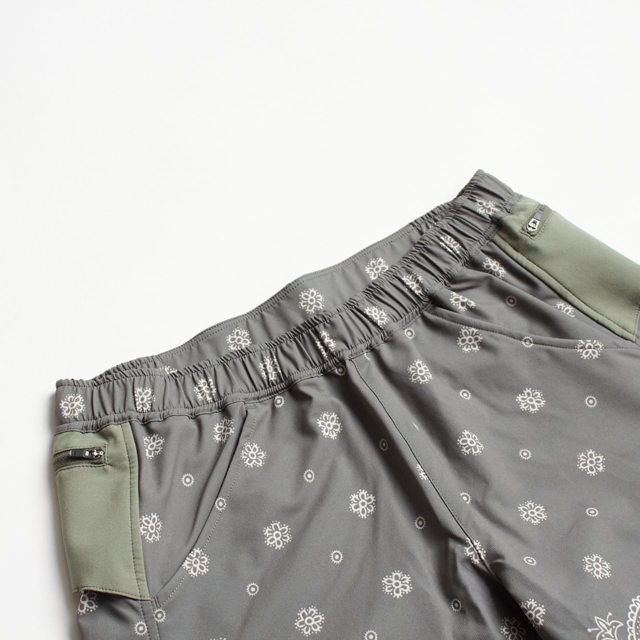 ranor（ラナー） PANEL MIDDLE SHORTS olive メンズウィメンズ