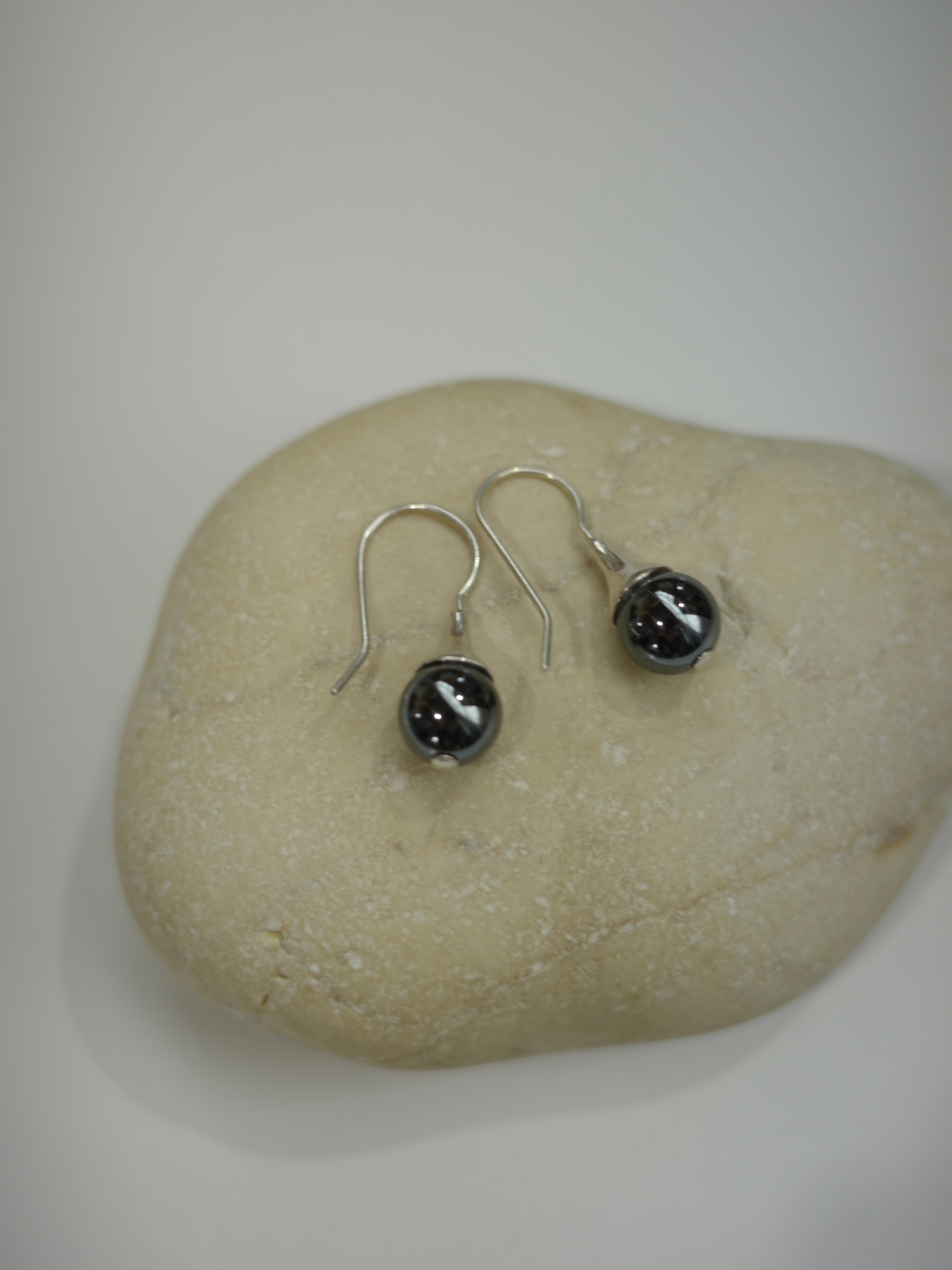 <vintage silver925>gray hematite hook pierce