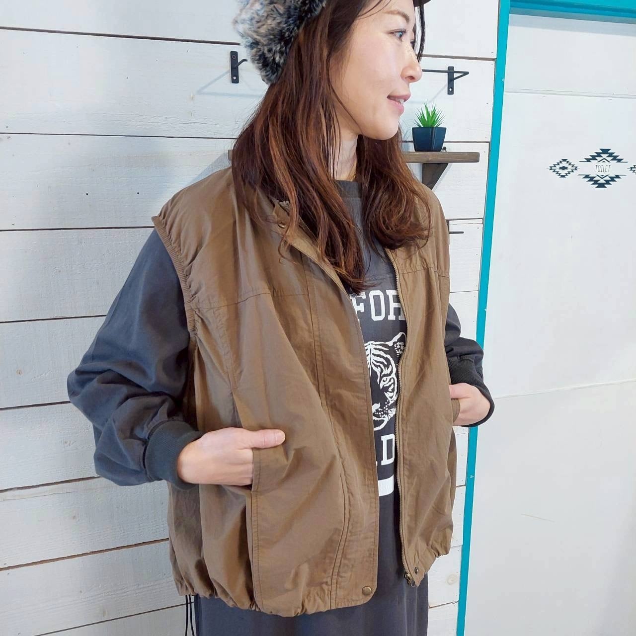 コットンタイプライターギャザージップベスト   P-590