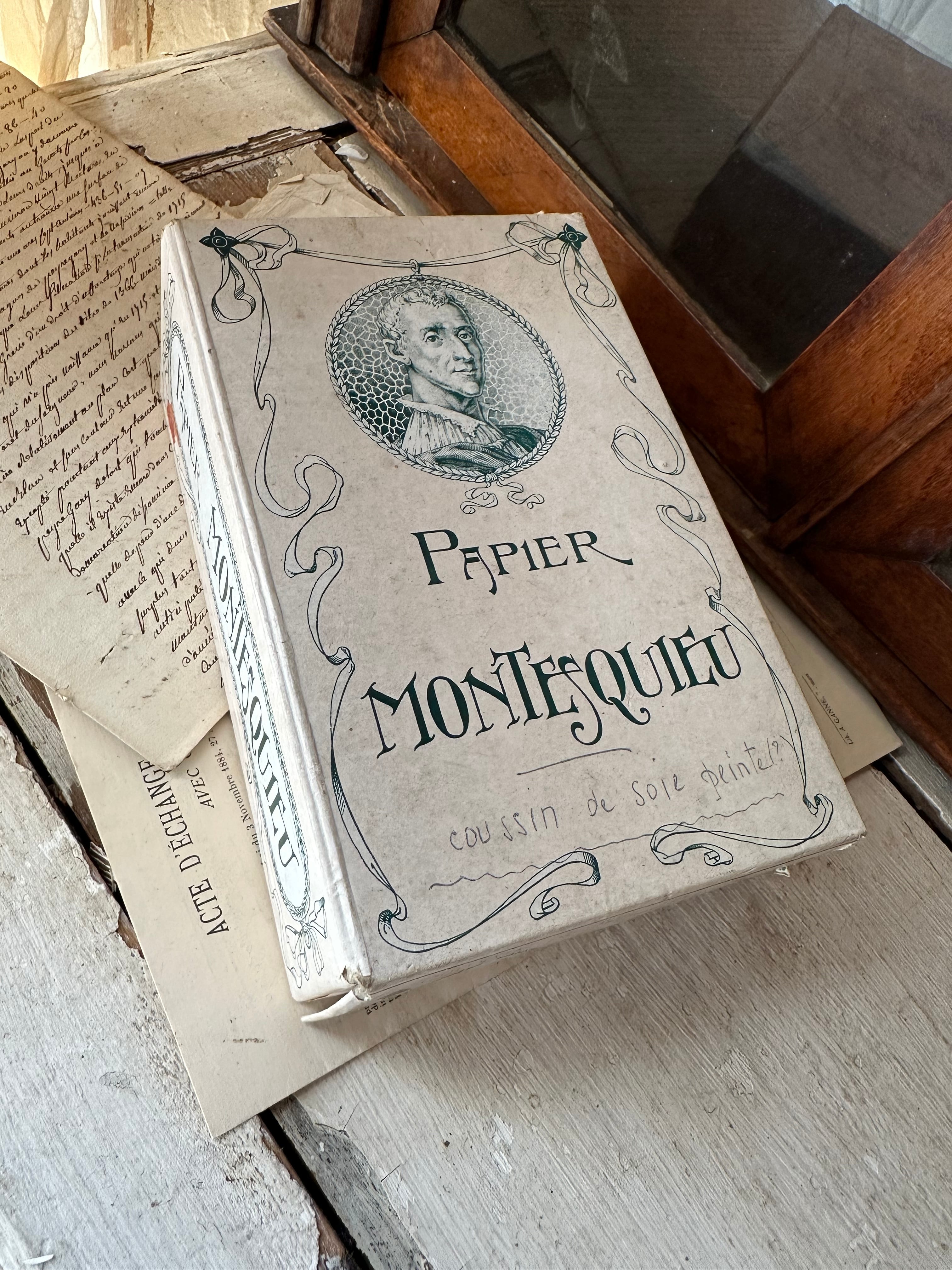 紙箱 PAPIER MONTESQUE | Brocante de La Cocotte （フランス