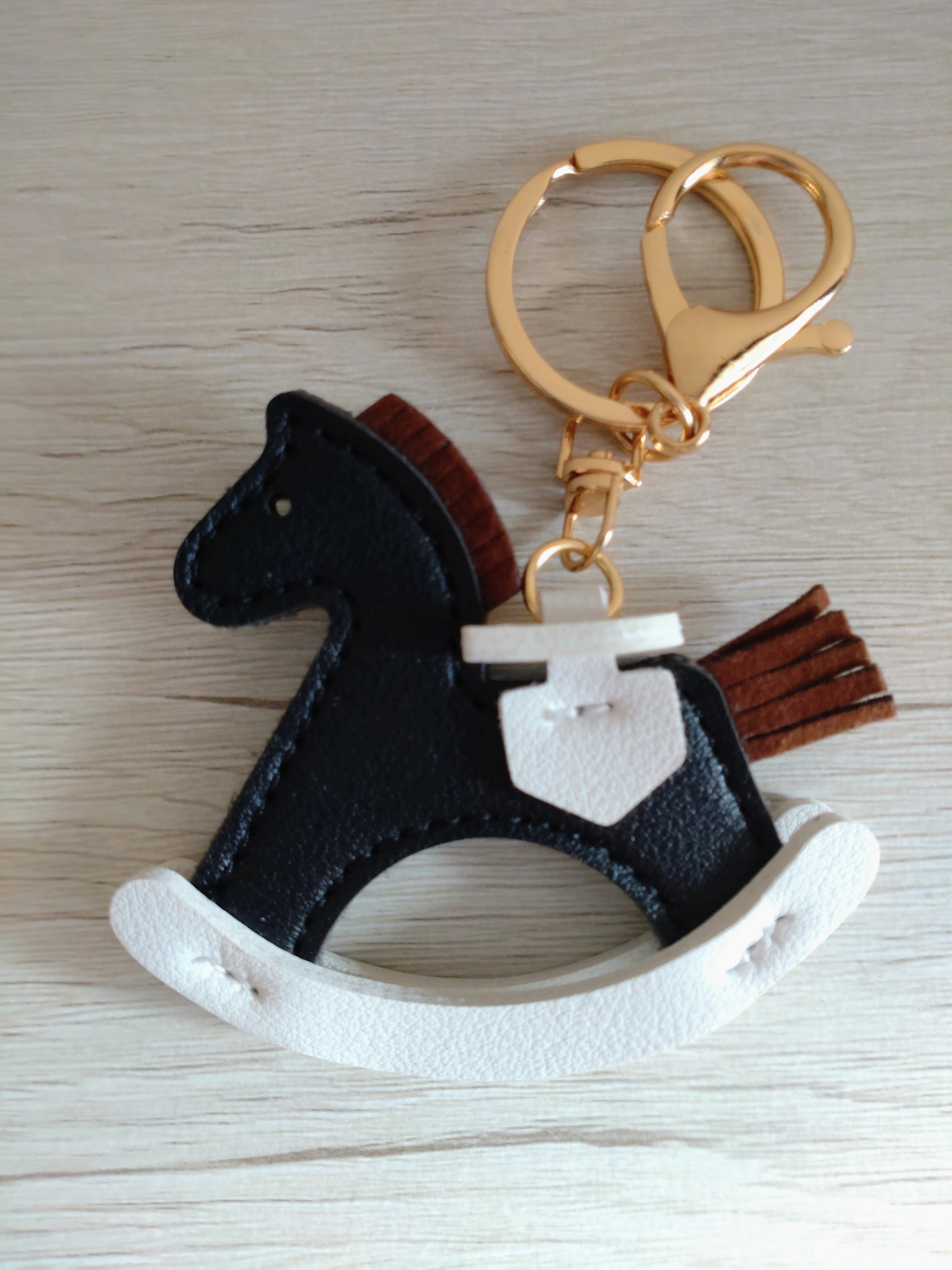 馬キーホルダー②（8色） | SDGsのお馬グッズ＆引退馬支援「Horse's」