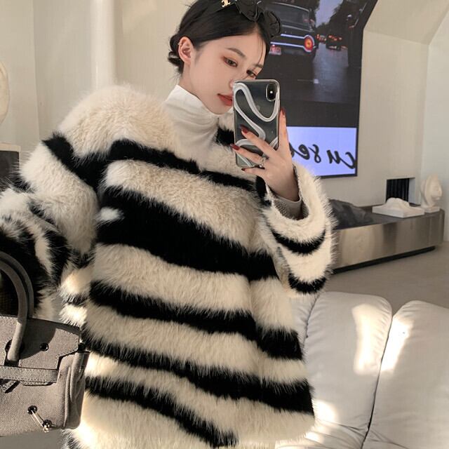 セーター レディース トップス ニット 総柄 かっこいい Vネック オーバーシルエット ストライプ ボーダー ニュアンス柄 一枚映え おしゃれ ハイセンス ブラック こなれ感 ホワイト/グレー