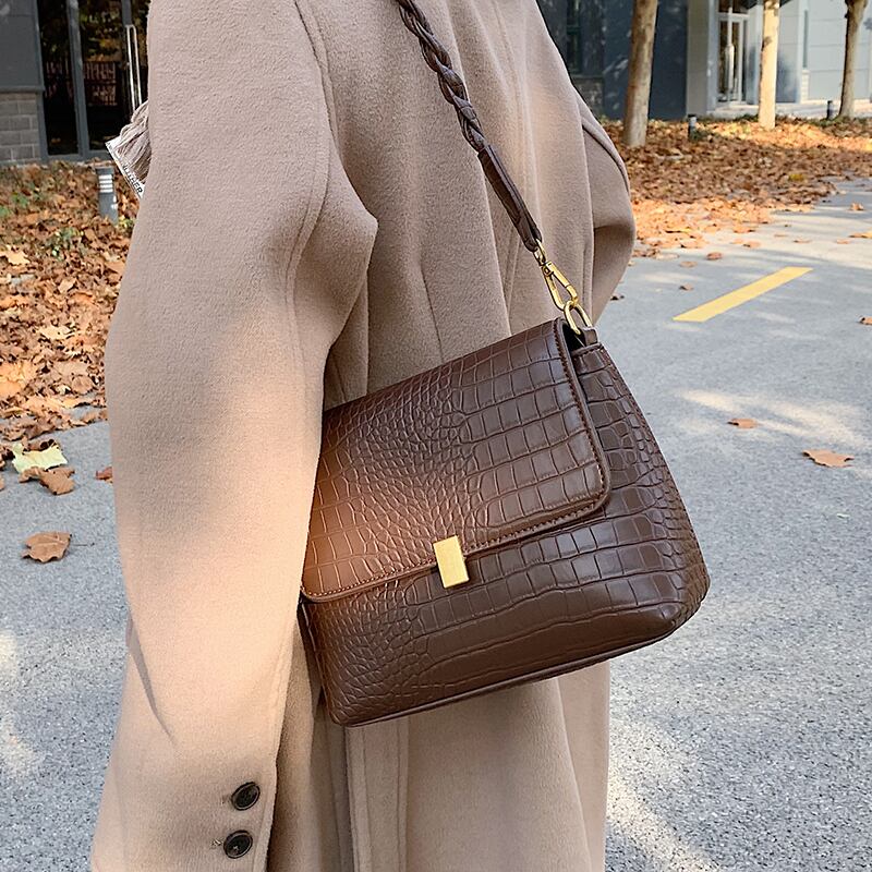 スタンダードオータムウィンタースタイルショルダーバッグ レトロ 秋物 冬物 メッセンジャーバッグ 手作りハンドバック48566388830