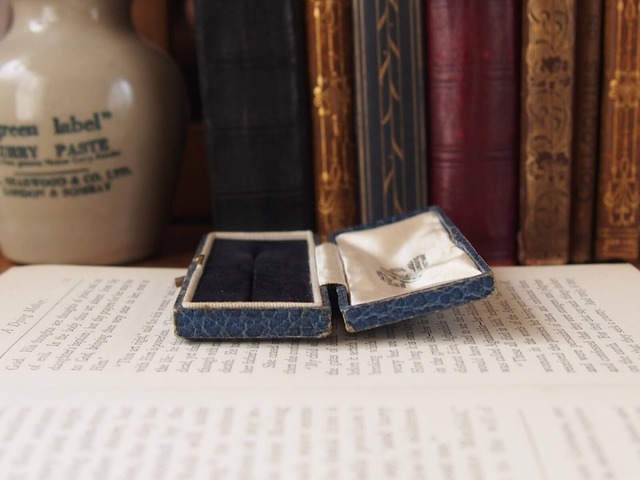 イギリスアンティーク　ブローチケース　ジュエリーケース