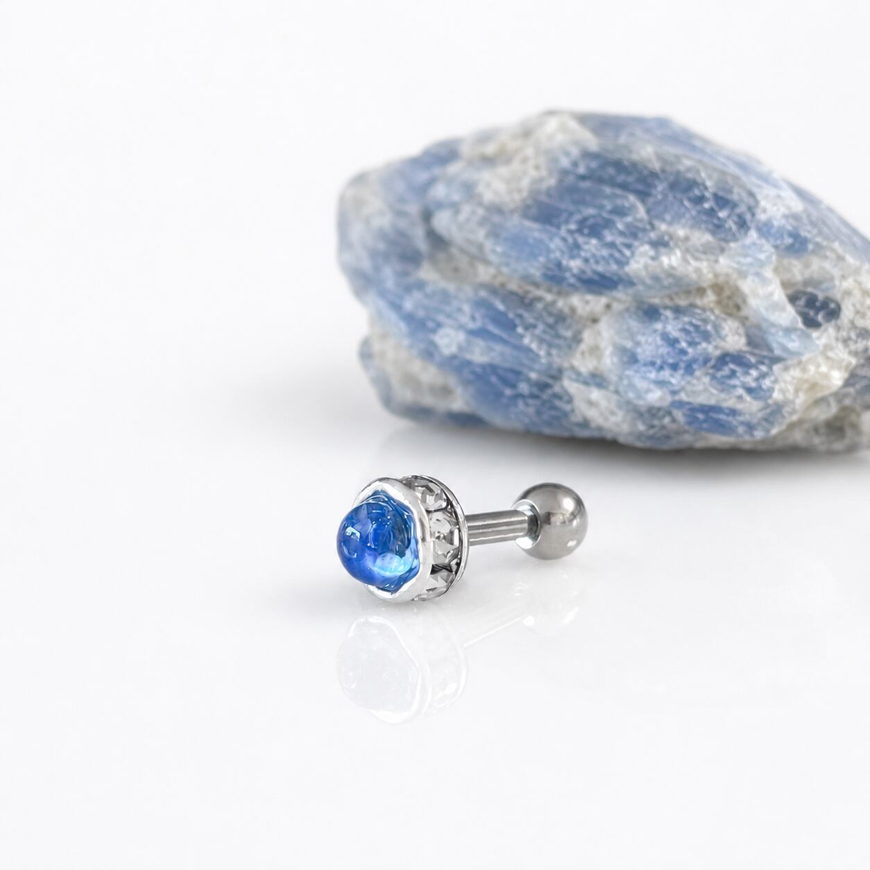 澄んだ青の石 カイヤナイト 藍晶石 天然石 ボディピアス 14G 16G 18G