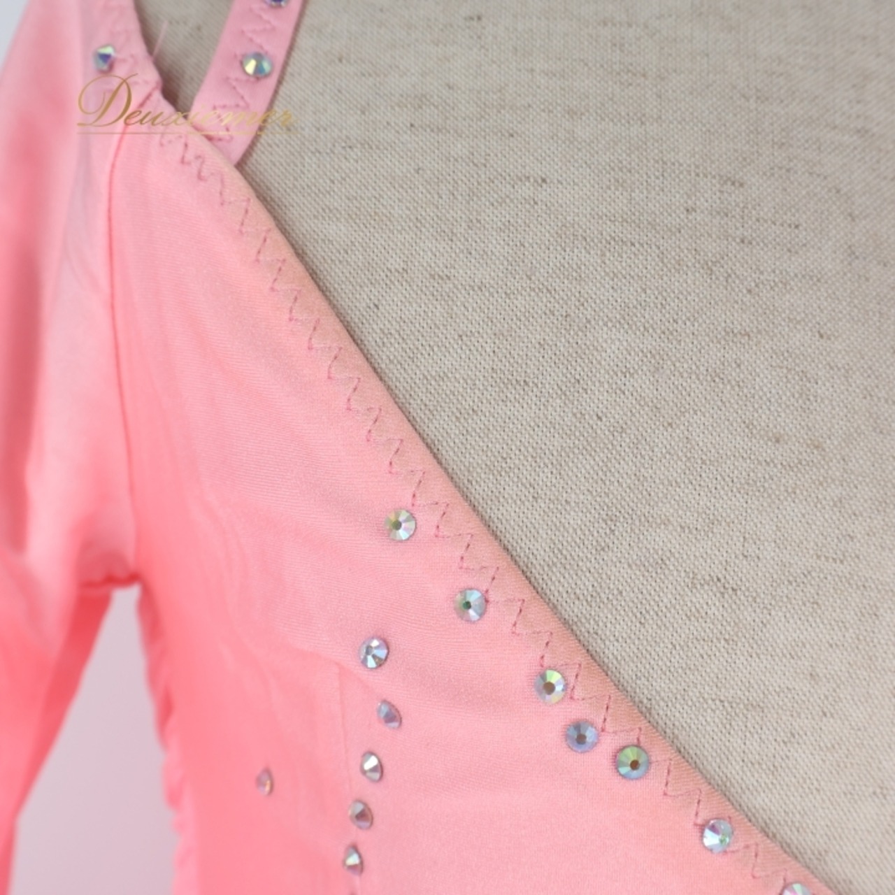 社交ダンス 衣装 スタンダードドレス ワンピース ドレス スタンダード フロート レース フリル デモ 競技 ダンス パーティ 発表会 ピンク 伸縮 明るい かわいい ボリューム ピンク系 フリルドレス 可愛い パーティードレス 女性用 エレガント 競技用服 ピンクワンピース ふんわり 動きやすい ステージ衣装