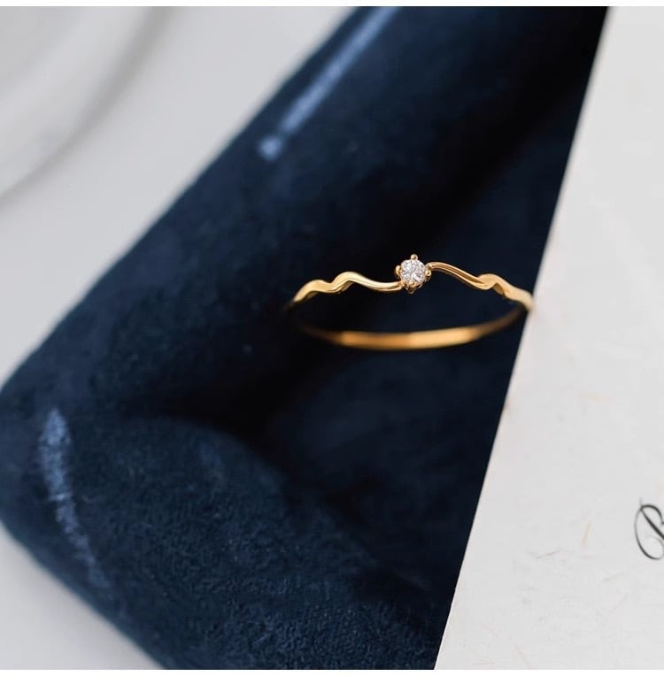 ウェーブ ジルコニア リング M8104