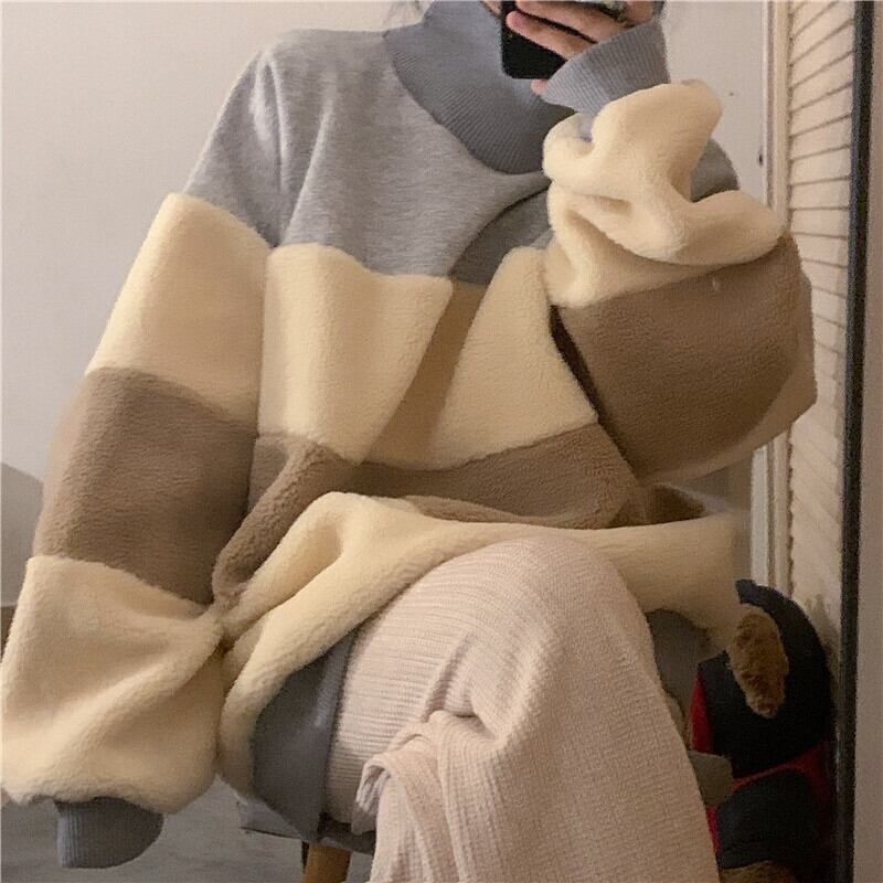 トップス レディース ボアトップス 2カラー M L XL アプリコット グレー カラバリ スタンドネック ボトルネック 長袖 無地 もこもこ ボア リブ ドロップショルダー オーバーサイズ ビッグシルエット ゆったり ゆる ダボ ルーズ 体型カバー 華奢見え リラクシー シンプル カジュアル メンズライク 大人可愛い おしゃれ 普段使い デート お出かけ 女子会 休日 旅行 部屋着 着まわし 送料無料 ユニーク 韓国系 ファッション コーデ スタイル モテ 大きいサイズ 秋 冬