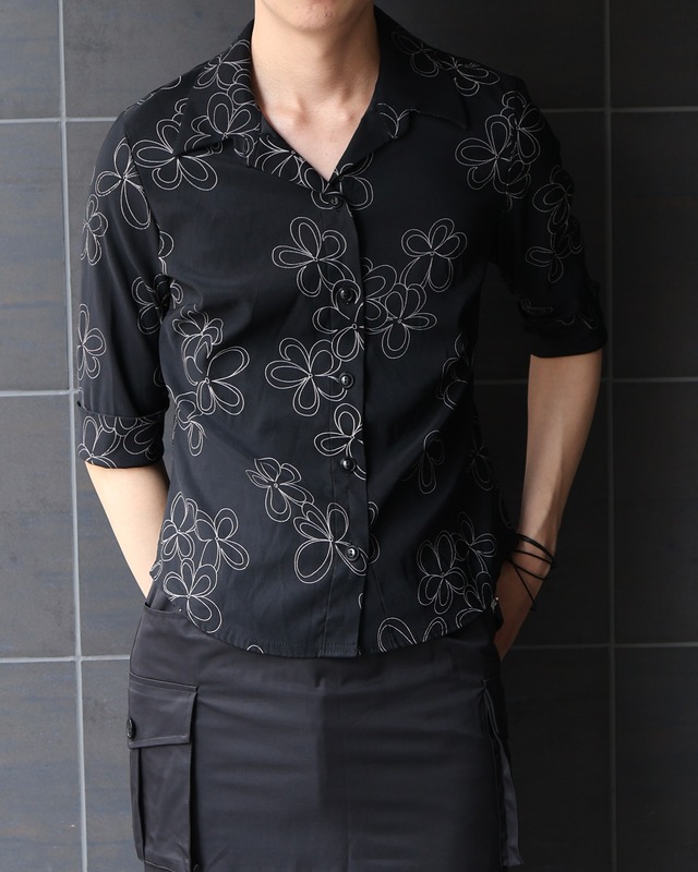 3/4 length flower design open collar shirt