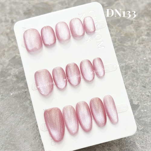 DN133 単色マグネット　ネイルチップ　ハンドメイド 長さ選べる　写真はベリーショート/ショートオーバル/ミディアムオーバル 　サイズXS/S/M/L　ツールキット付き　収納ケースあり　