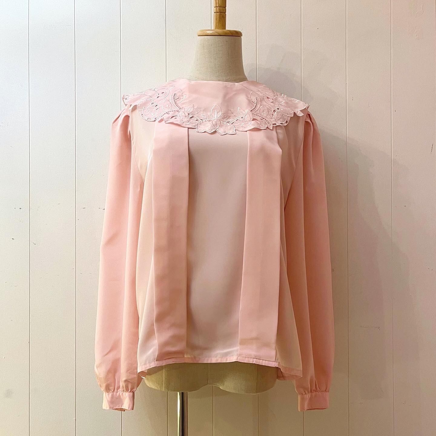 flower arch collar pink blouse