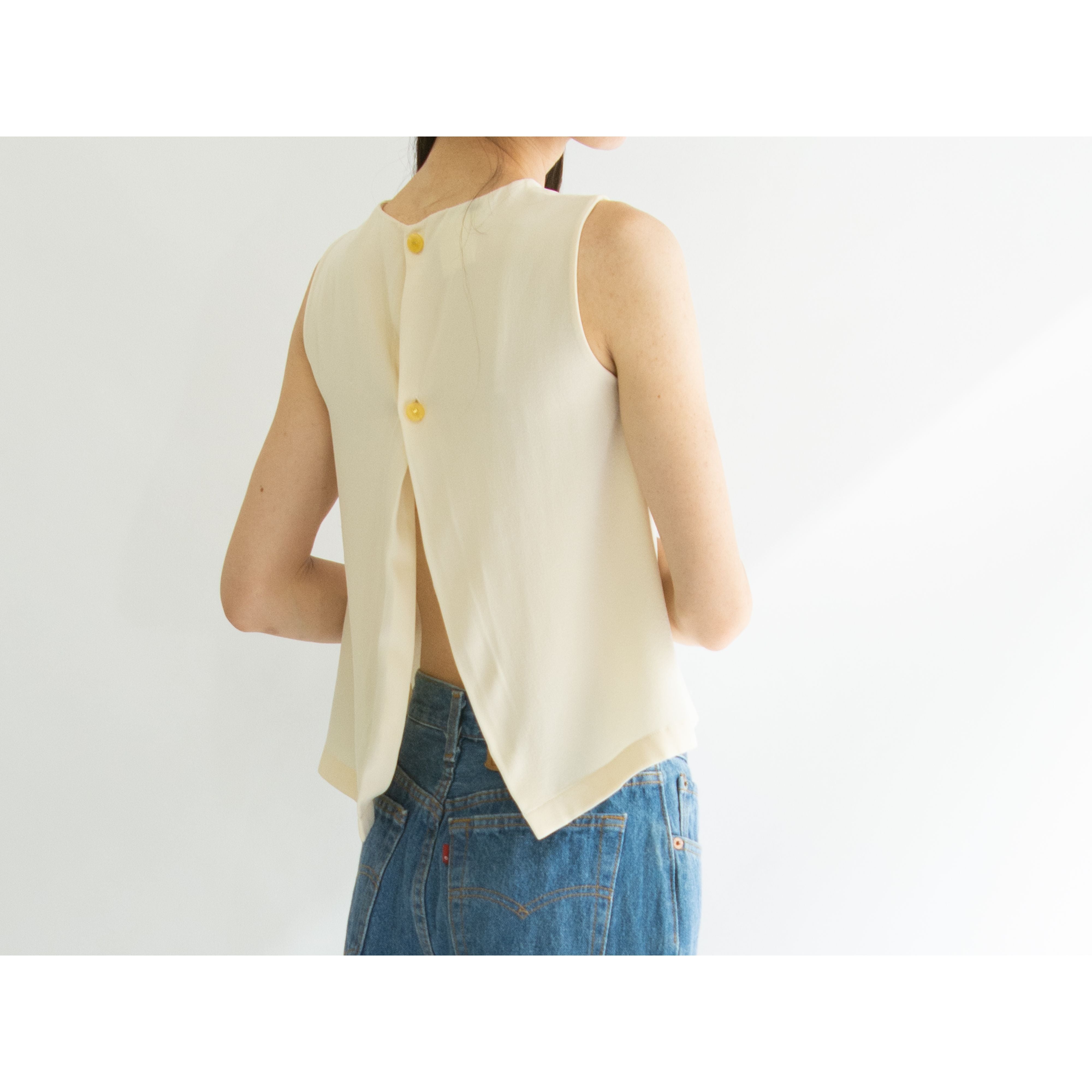 CHANEL】Made in France 90's 100% Silk Sleeveless Blouse（シャネル