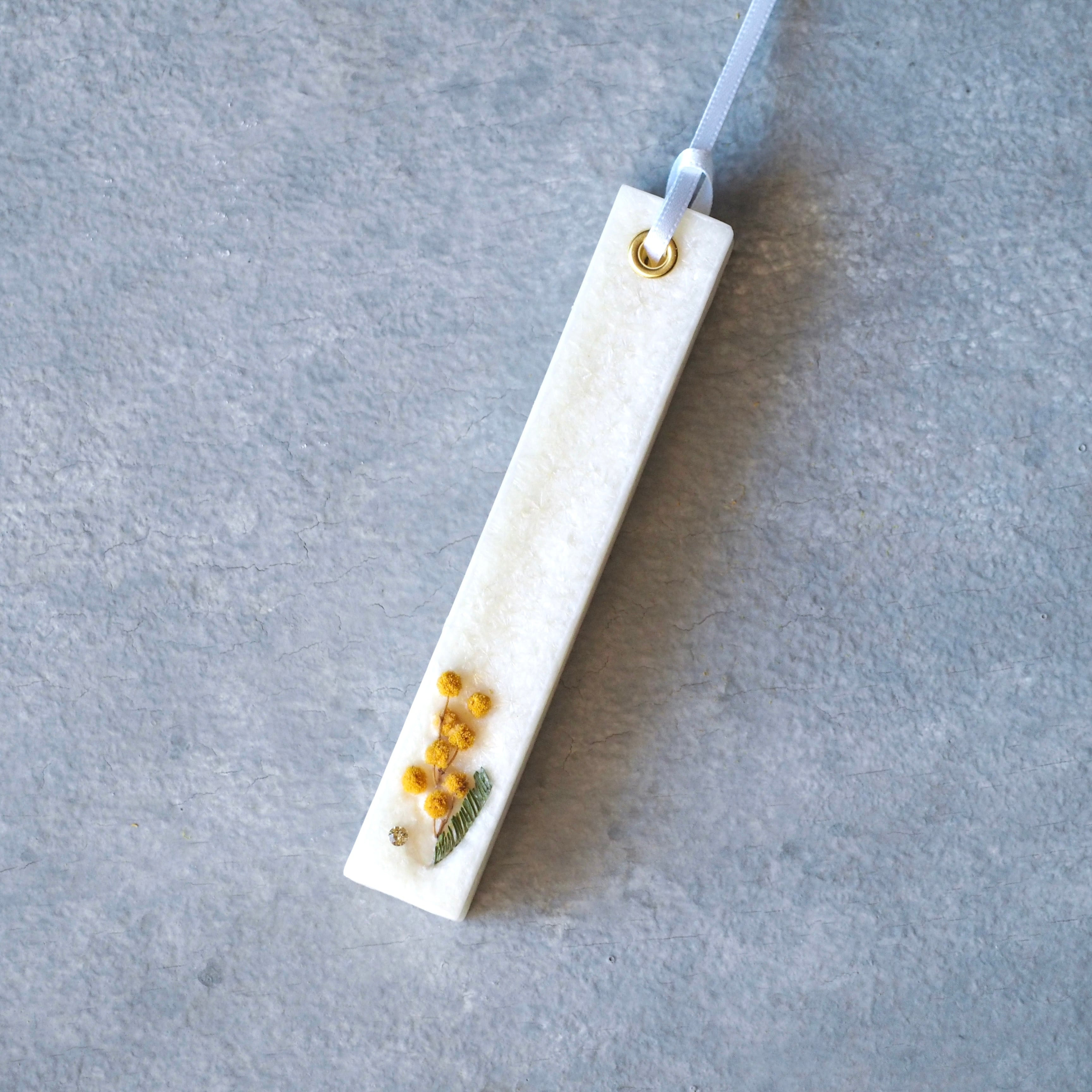 香りを飾る。ミモザのアロマワックスサシェ | 花のインテリア工房「銀