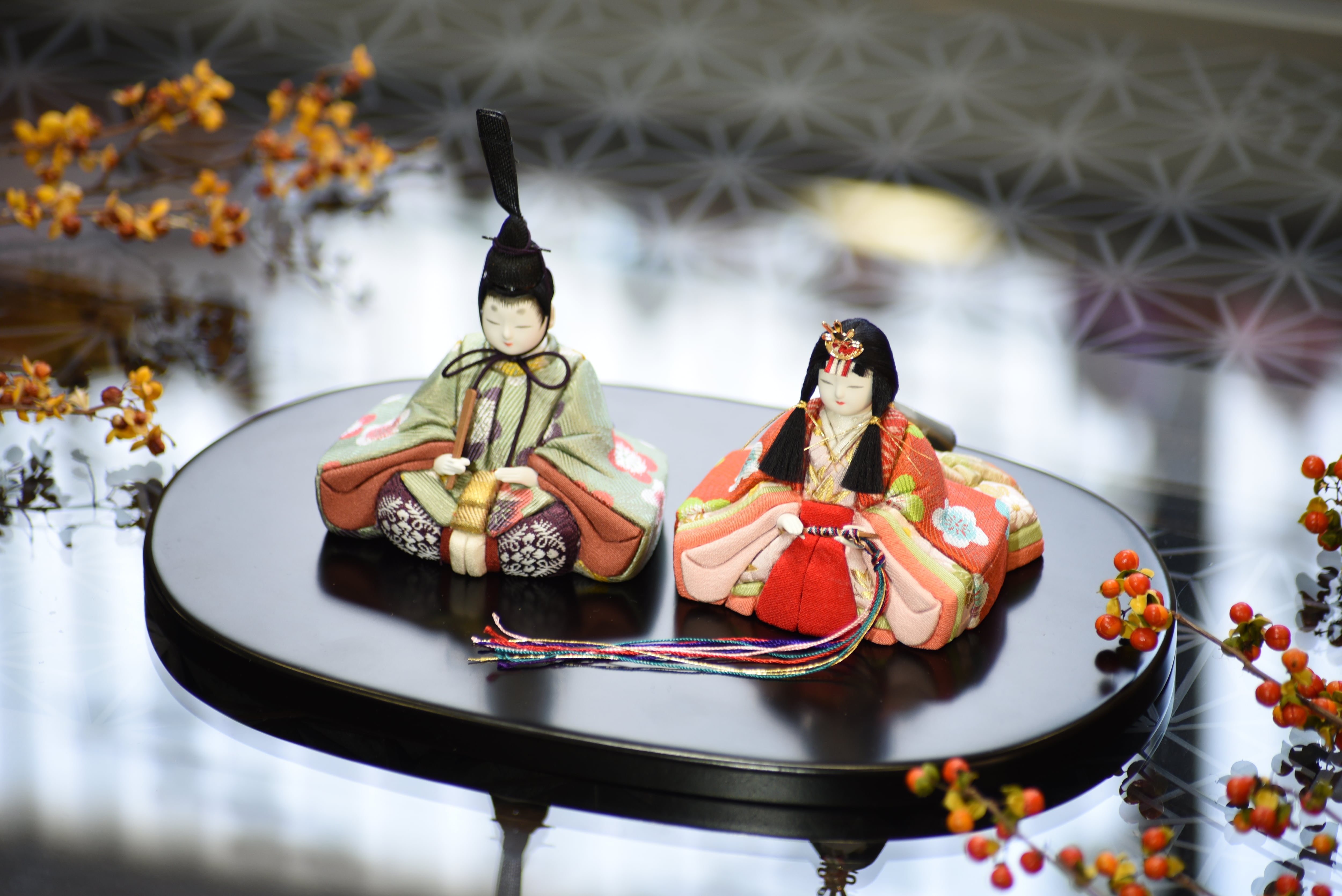 立雛 【春光雛】箔押 小判台飾り | 【有松人形工房】江戸木目込み人形