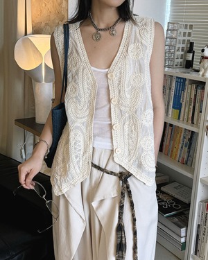 Paisley Embroidery Lace Vest