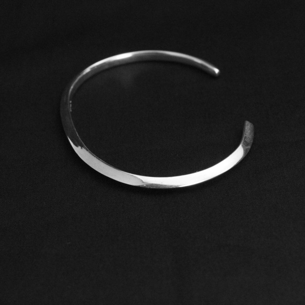 [ERICKA Bangle Silver Navajo NAVAJO シルバーバングル Begay Nicolas Ericka NICOLAS Triangle [STERLING] BEGAY] アクセサリー