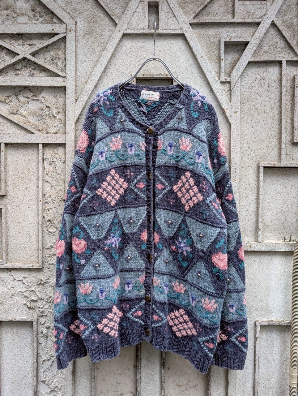 "FLOWER" hand knit cardigan