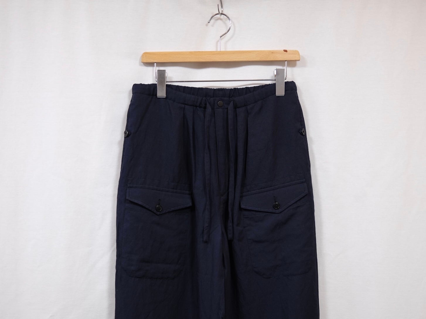 ULTERIOR”WASHED CHAMBRAY GABARDINE MIL-PANTS NAVY” | Lapel online