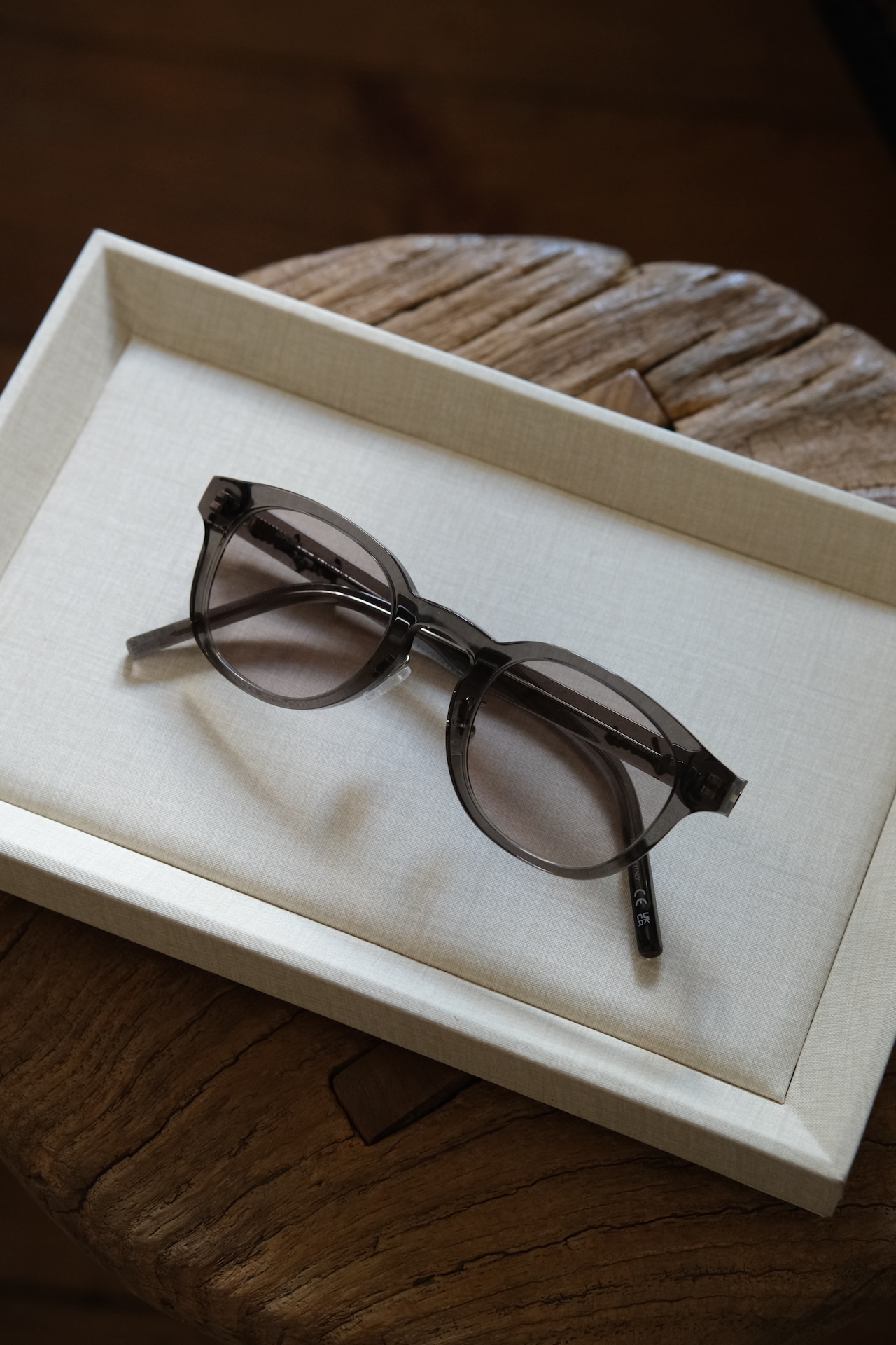 IORI/"Yves Saint Laurent" sunglasses