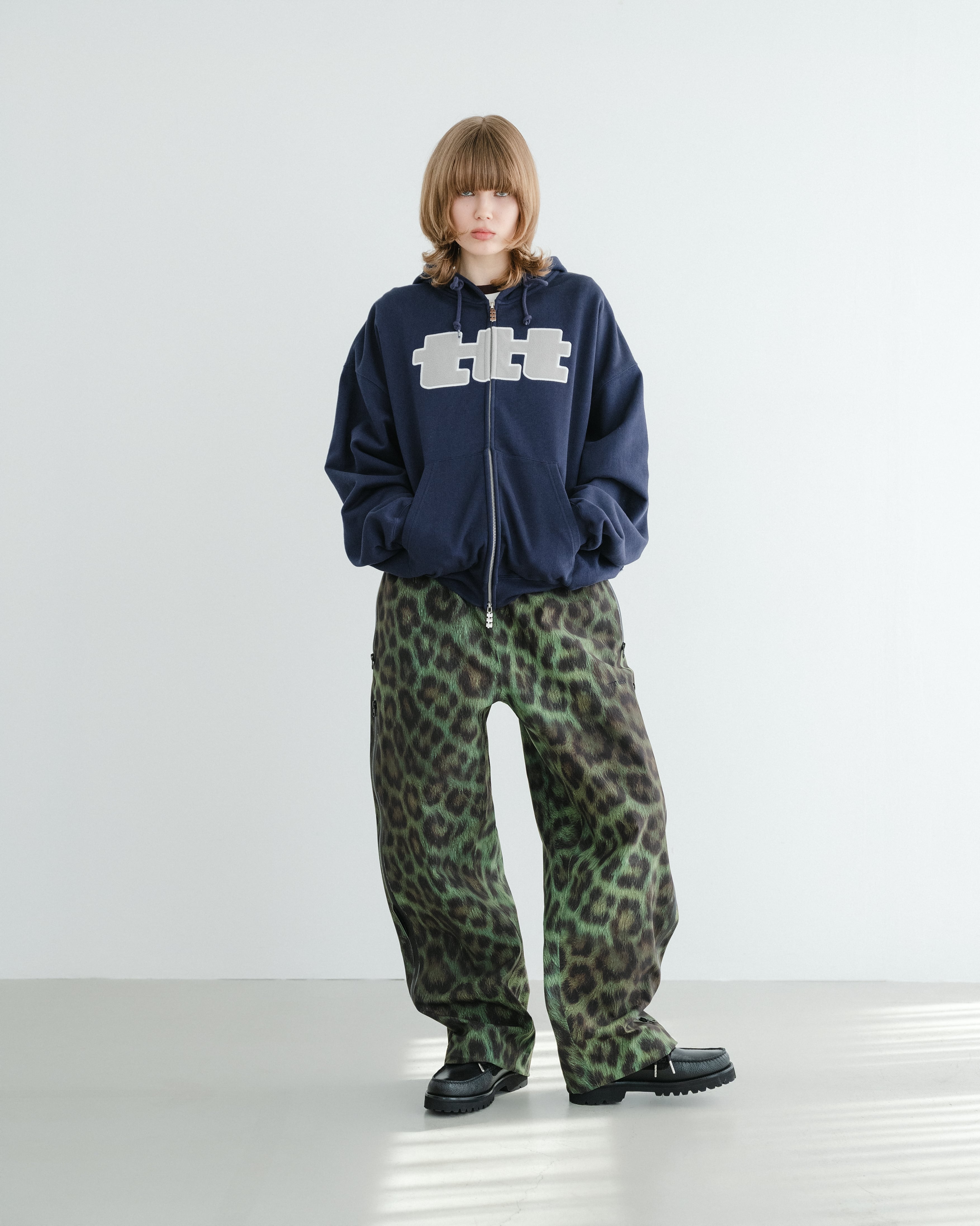 抽選販売》ttt big logo zip up hoodie（NAVY） | TTTMSW