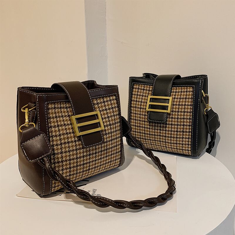 スタンダードレッドオータムウィンタースタイル レトロ 秋物 冬物 スクウェア メッセンジャーバッグ Tiancai_Wing_Bag5765078067