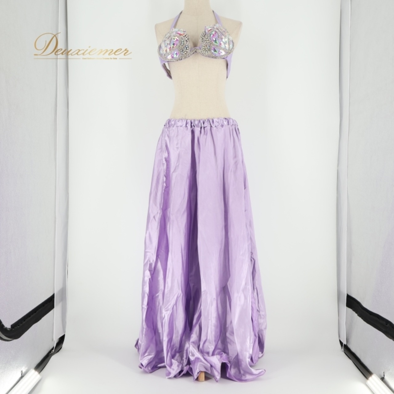 ベリーダンス オリエンタル 衣装 上下セット パープル系 トップス スカート 紫 ラインストーン キラキラ スリット アーム アーム飾り 華やか かわいい 上品 ダンス衣装 イベント ステージ 腕飾り 練習 レッスン