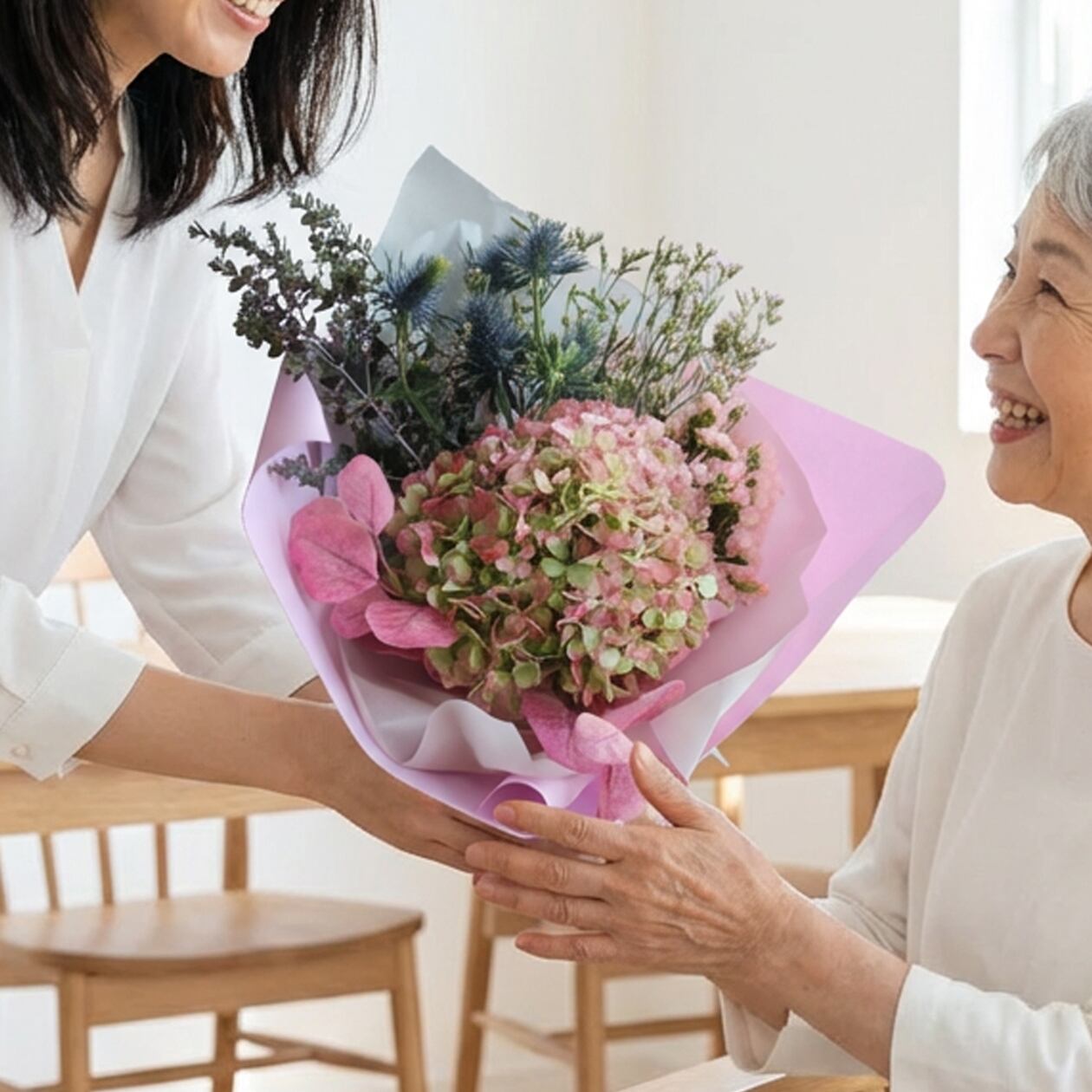 母の日】長く飾れる紫陽花ドライスワッグ | 花工房あげたけONLINE