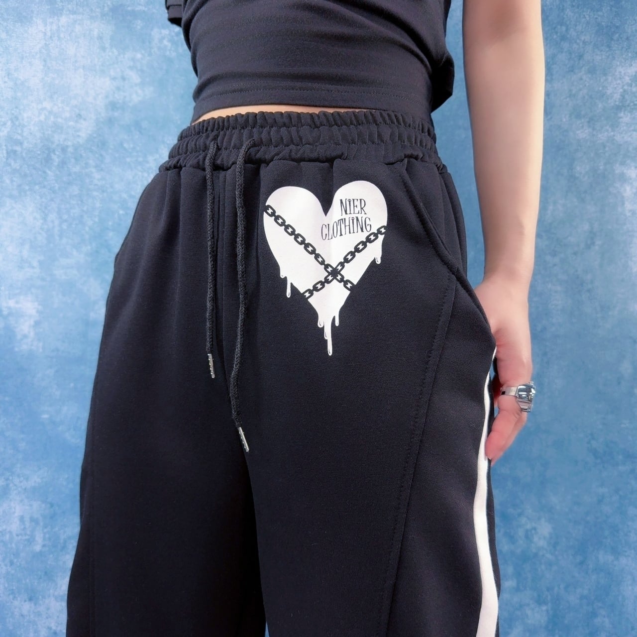SIDE ZIP SLIT BLACK WIDE PANTS【CHAIN HEART】 | NIER CLOTHING