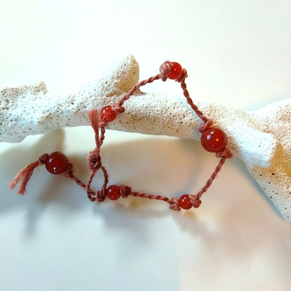 泥染め◎精麻ブレスレット＊天然石レッドアゲート◇ベンガラ染め