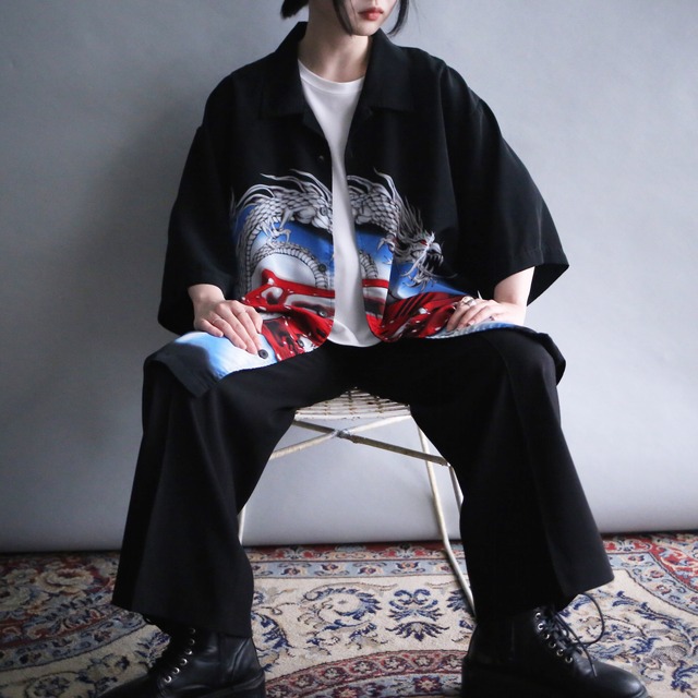 racing car and dragon graphic loose h/s shirt