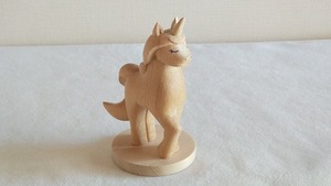 木彫り　ユニコーンⅡ　青森ひばの小さめ置物