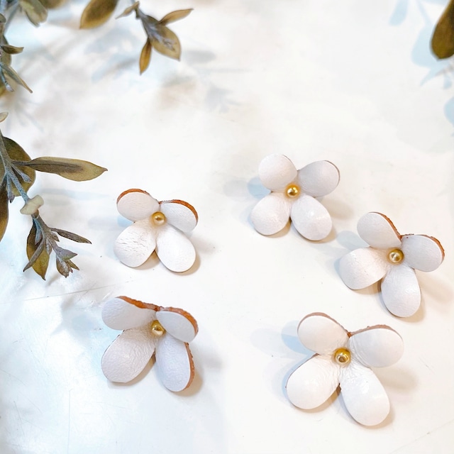 【完成品】カランコエ花のキーホルダー(ホワイトカラー)