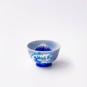 染付交趾浪裏盃（小）／Sake cup,colored Hokusai big wave-design（The great wave off Kanagawa）