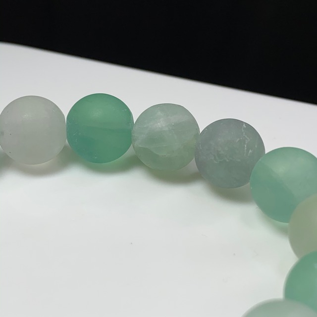 no5.フロストフローライトブレスレット