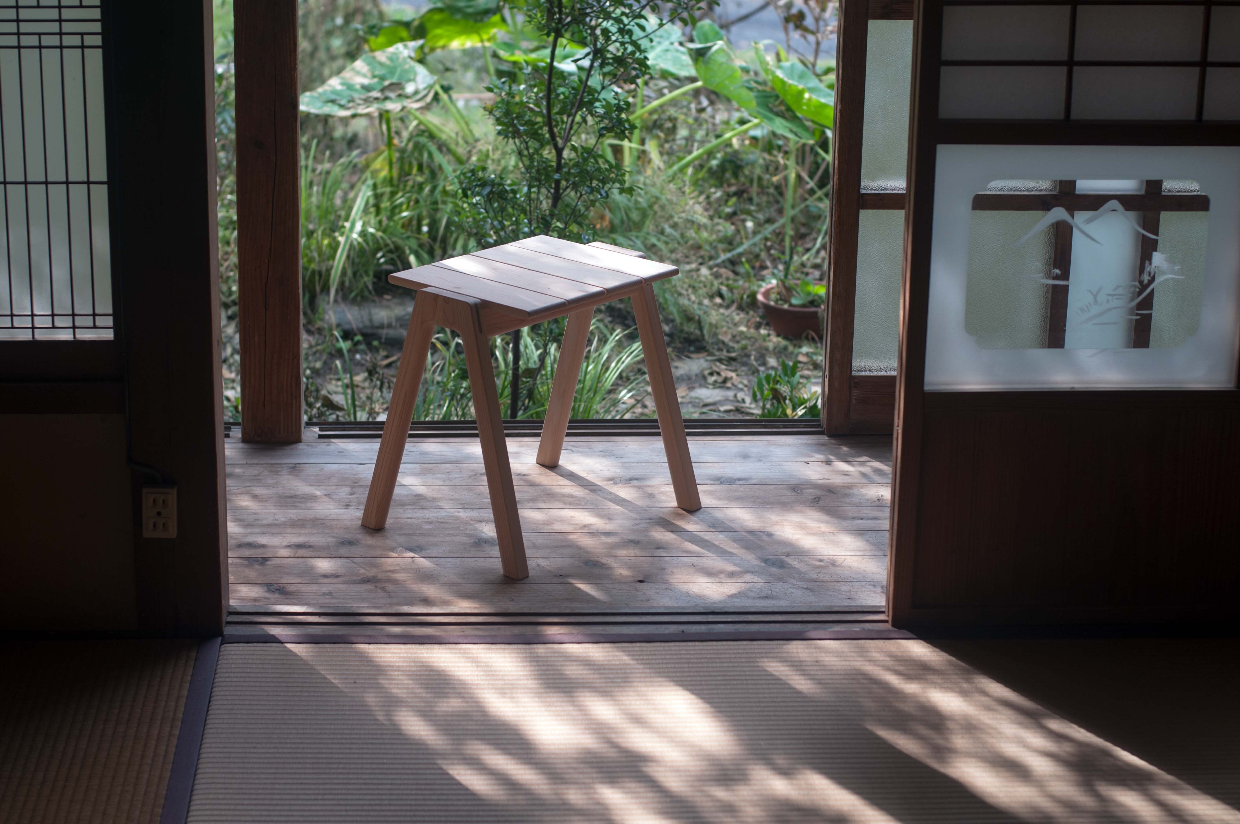 MINAZUKI STOOL｜長崎ヒノキ ※ミツロウワックス仕上げが選択できるよう