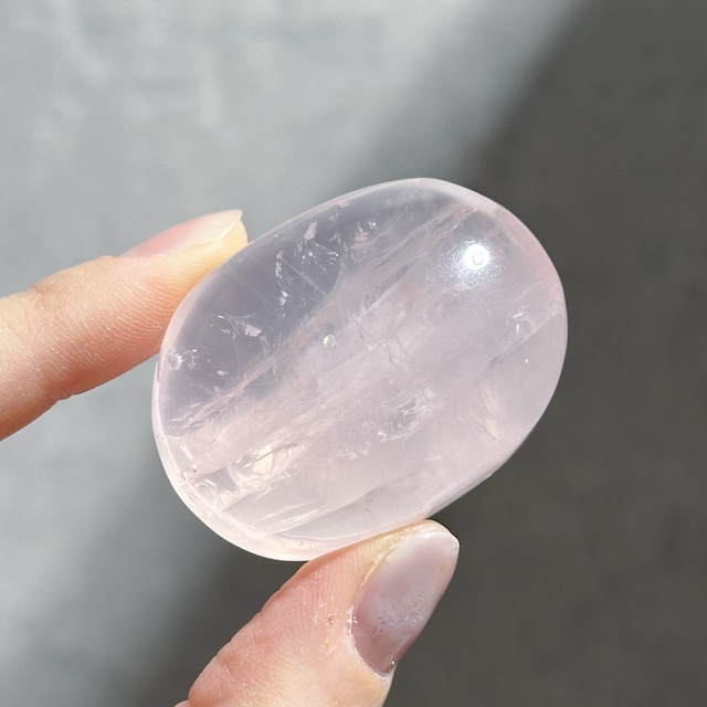 モザンビーク産ローズクォーツ パームストーン01◇  Rose Quartz  palm stone ◇天然石・鉱物・パワーストーン