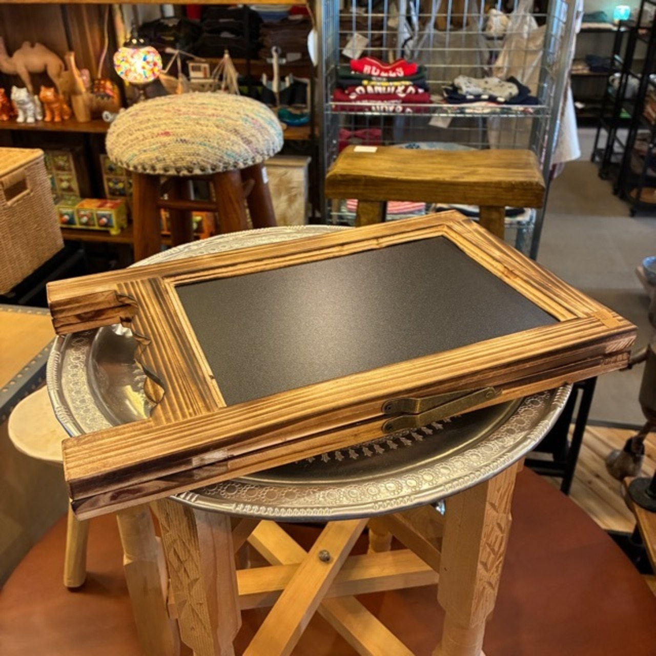 Wooden Chalkboard S / ウッデンチョークボード Sサイズ 看板 立てかけ スタンド 黒板 両面 折り畳み可 ウェルカムボード 店舗ディスプレイ 案内板 木製 アンティーク調 かわいい ナチュラル ウッド