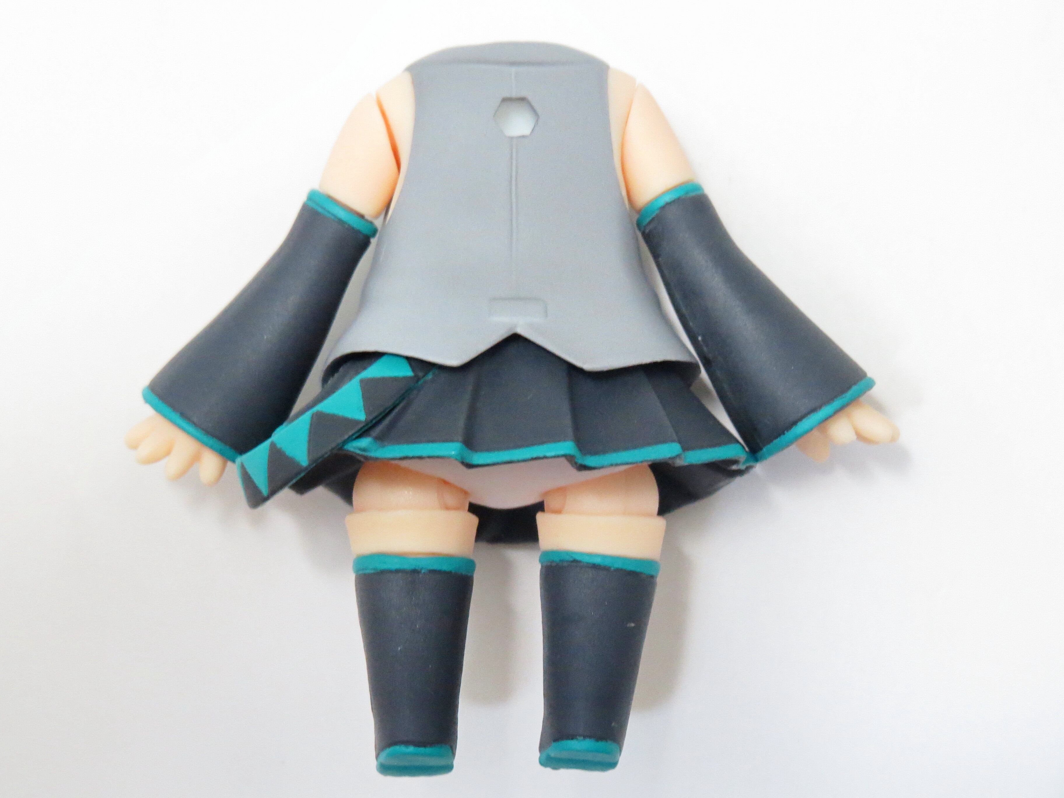 再入荷【212】 週刊はじめての初音ミク 体パーツ ミク衣装