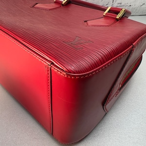 LOUIS VUITTON ルイヴィトン エピ サブロン カスティリアンレッド ハンドバッグ レッド A-12465