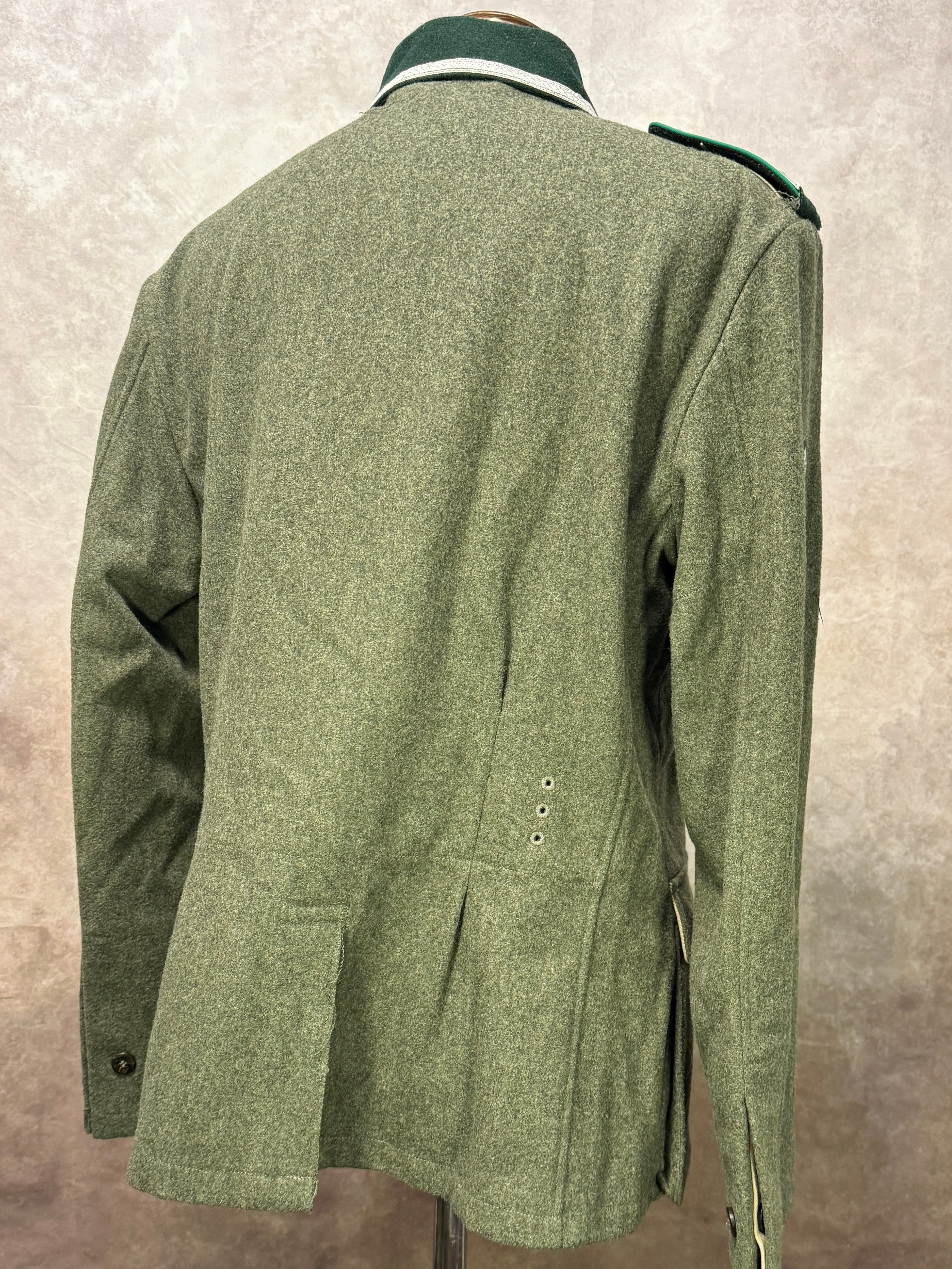 (Eichenbaum Militaria) ドイツ軍 M36野戦服セット USED】WWIIドイツ軍 M36野戦服 陸軍曹長徽章付き | アイヘンバウム