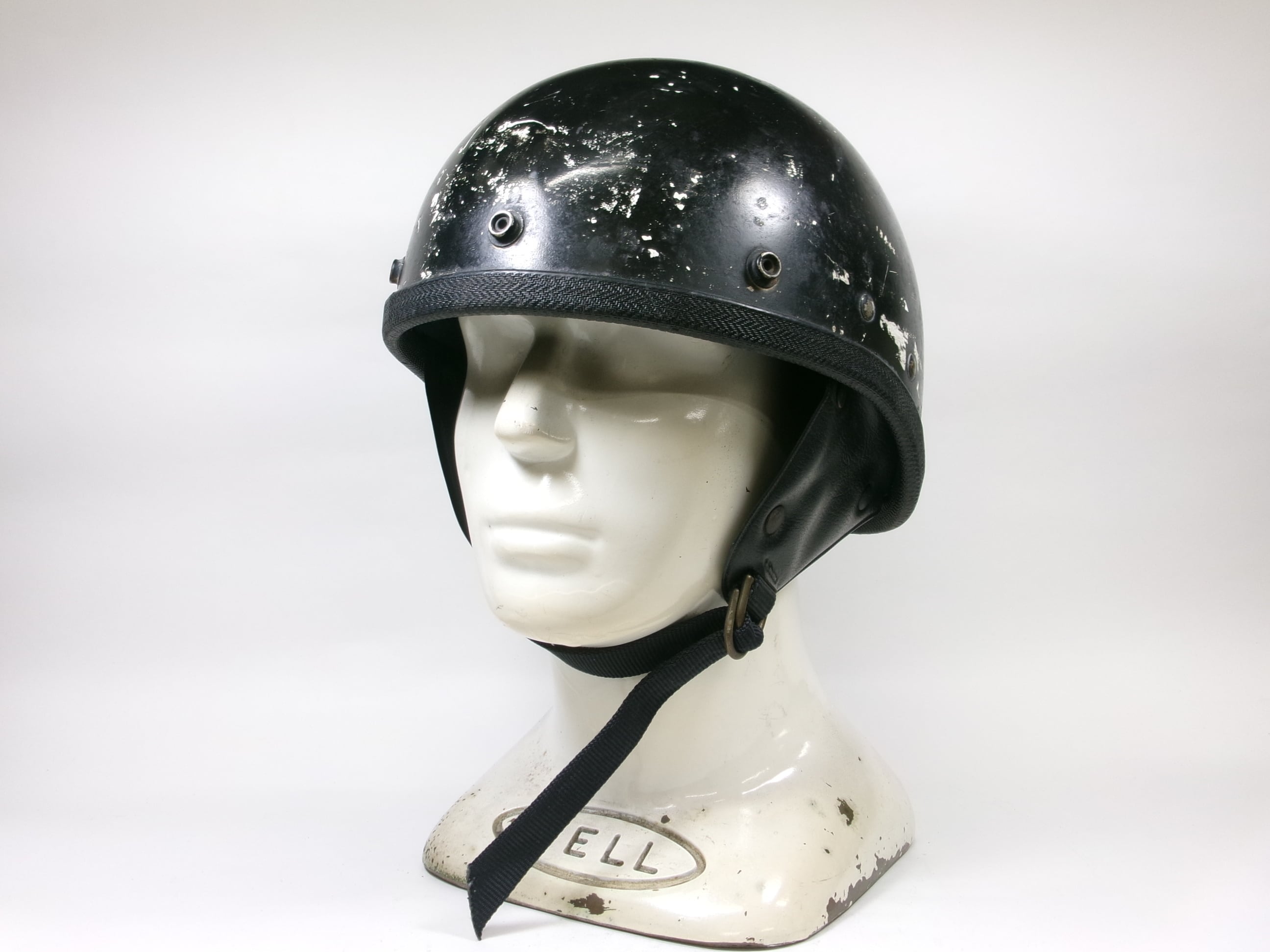 英国製 ビンテージヘルメット 12/31～1/3休業】60's 純正バイザー付 McHAL WHITE 56cm | SPEED ADDICT