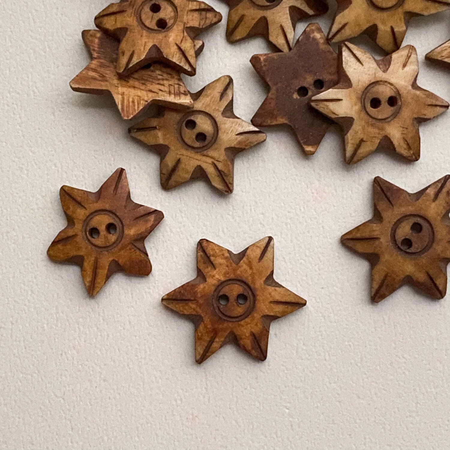 六弁花のカウボーンボタンM(25mm)