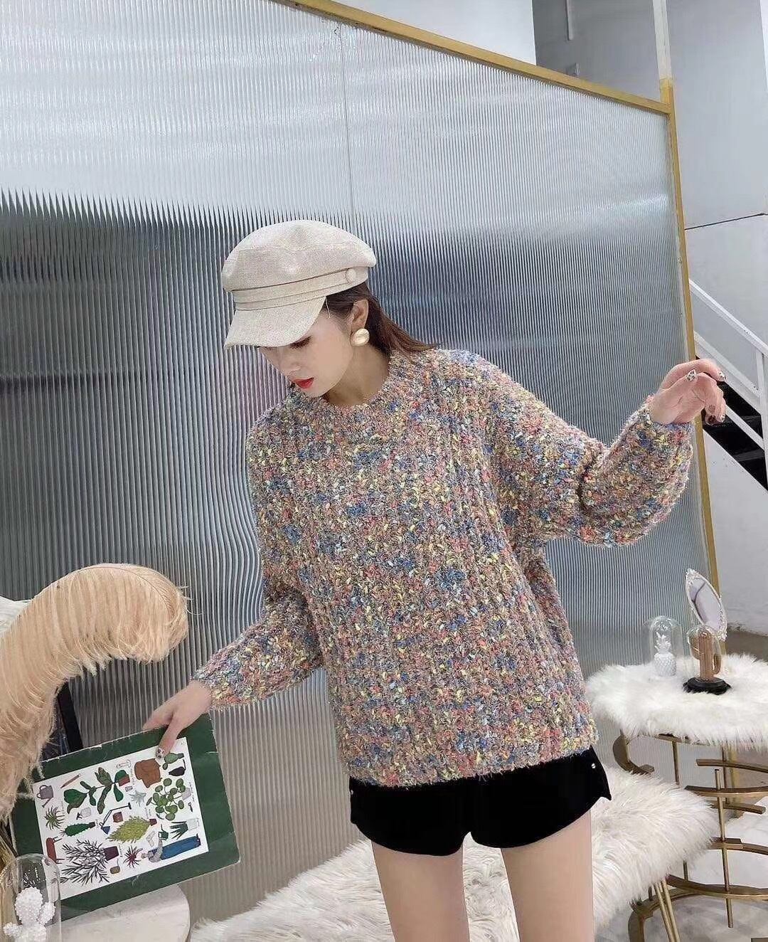 ラウンドネックニット