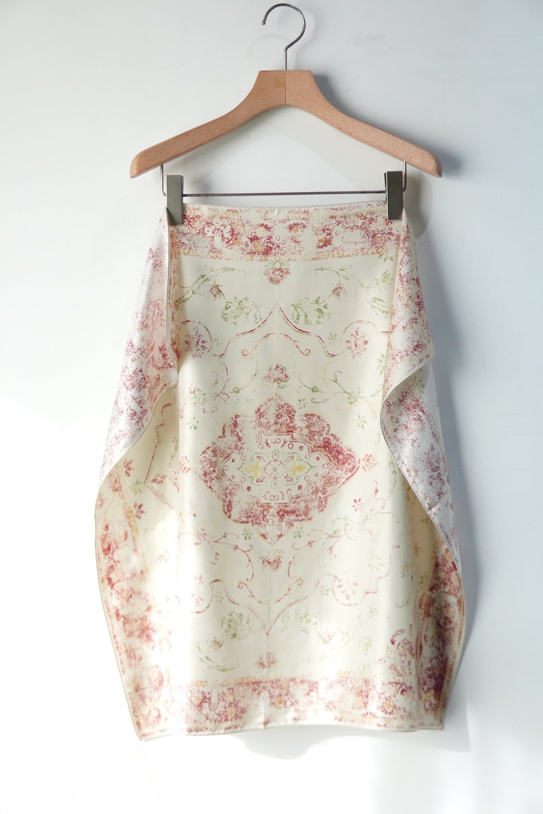 ANCELLM / HAND-DRAWN SILK SCARF / CREAM / ANC-GD17