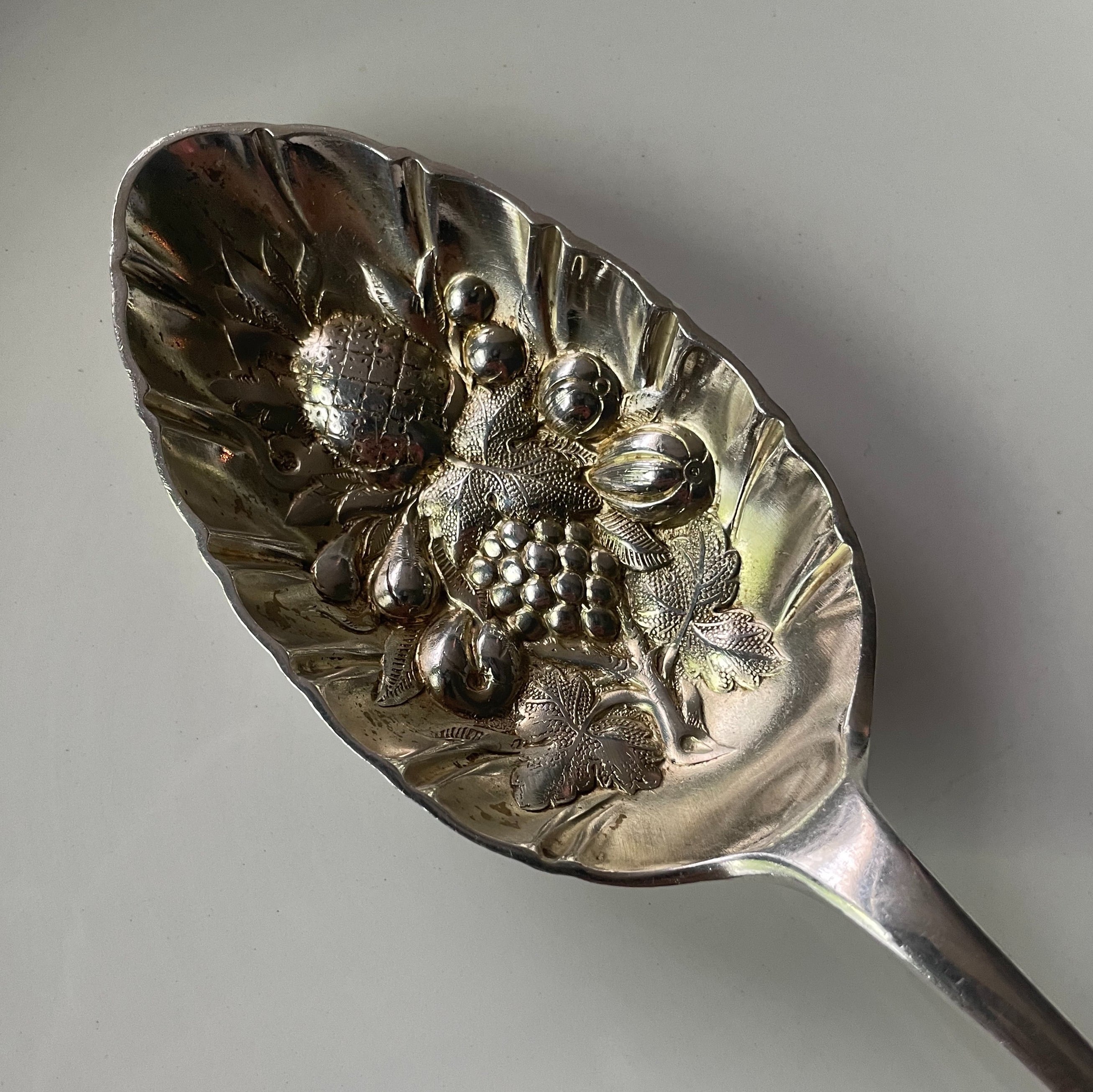 イギリス製　ベリースプーン　シルバープレート　サービングスプーン　ピアッシング イギリス ベリー用サービングスプーン | SASHIIRO