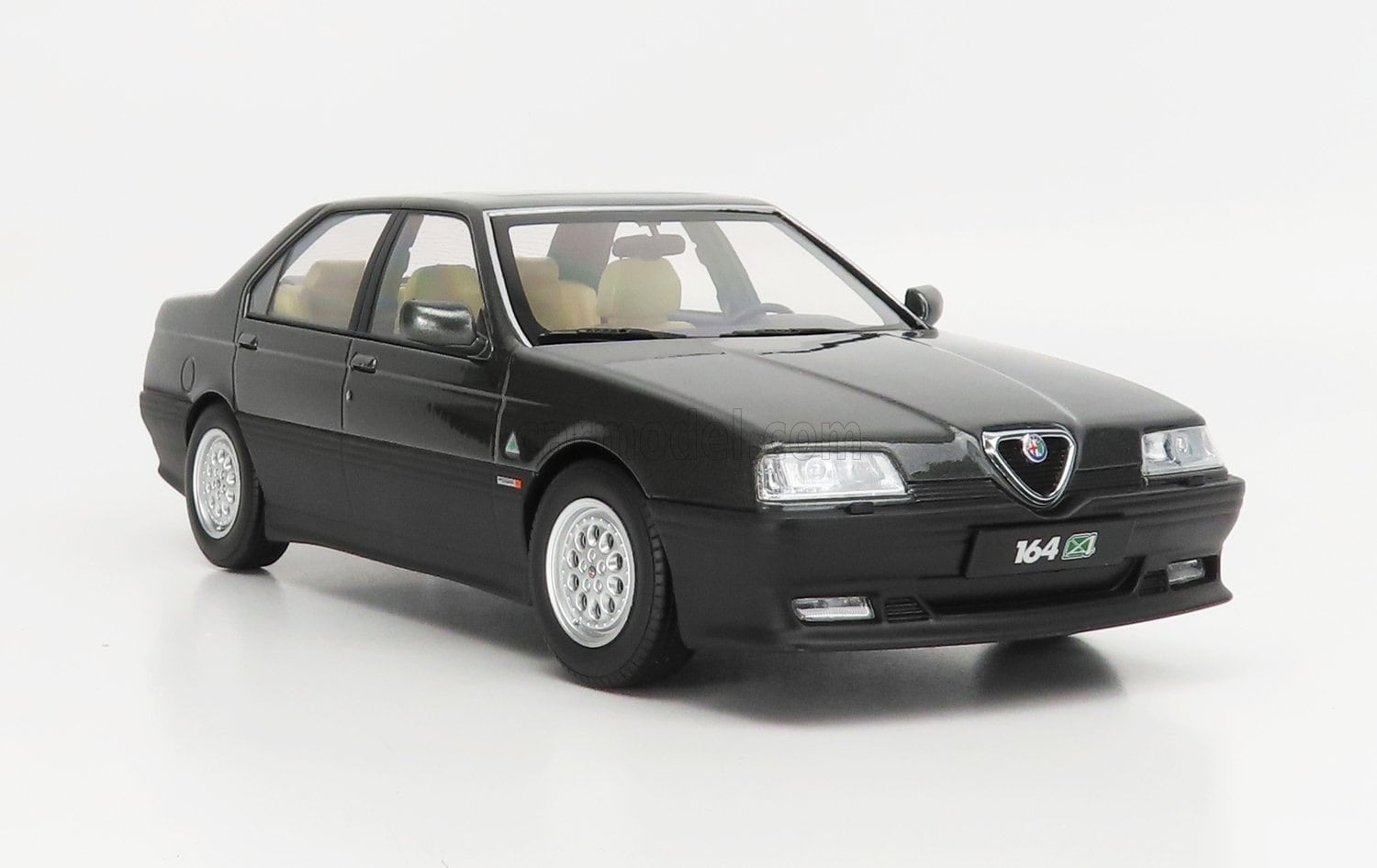 ミニカー 1/18 アルファロメオ 164 Q4 TRIPLE9 1/18 ALFA ROMEO 164 Q4