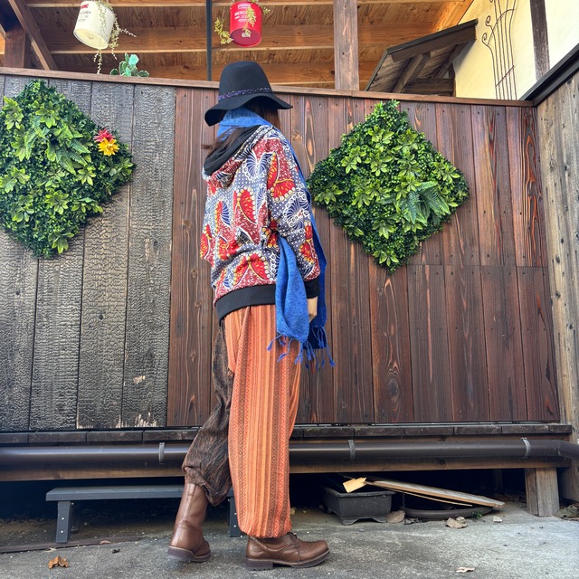 バタフライ柄パーカー