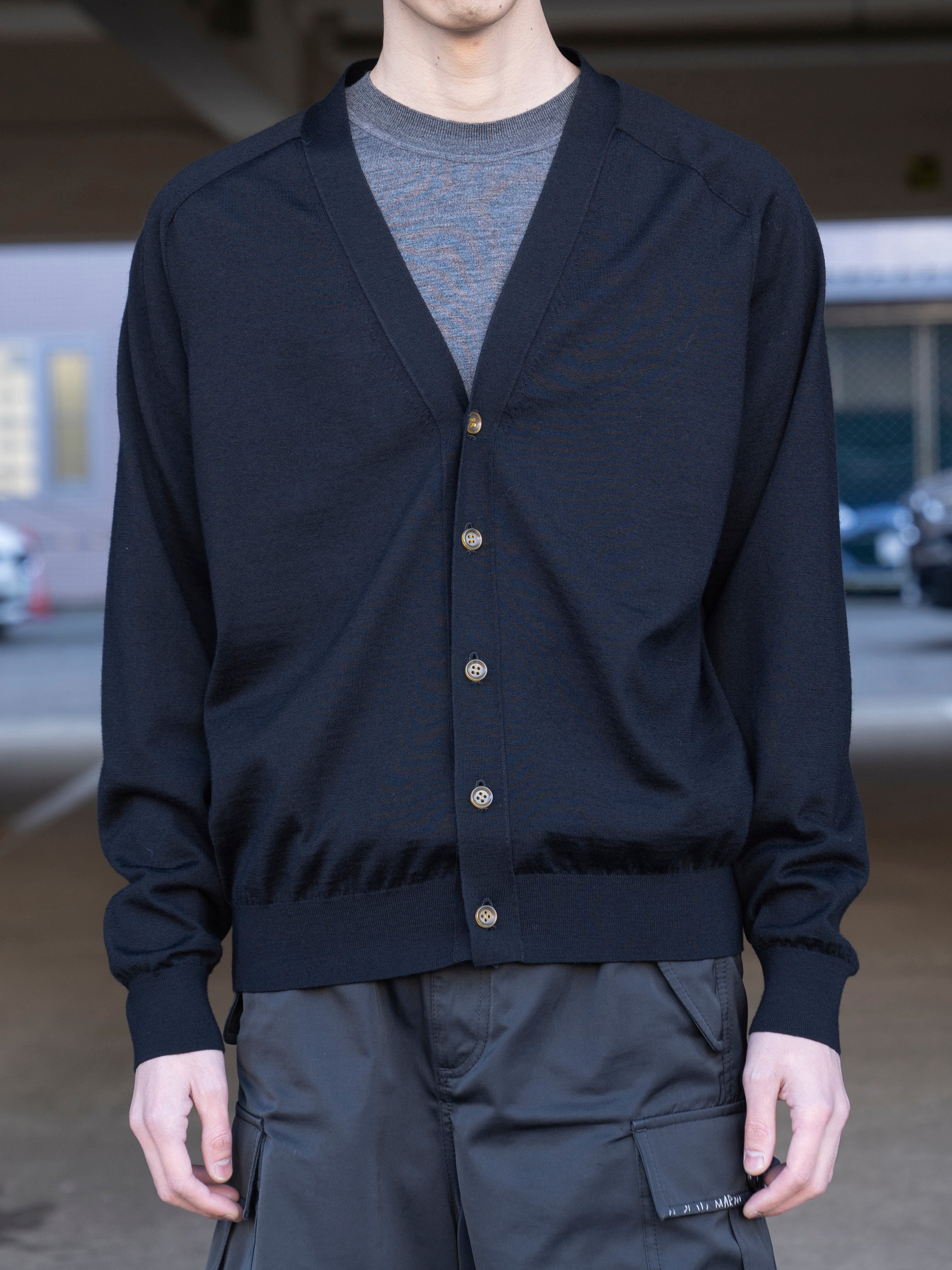 UMEDA 16GG Wool V-neck Cardigan BLACK UM302-UCD16 | BEST PACKING STORE